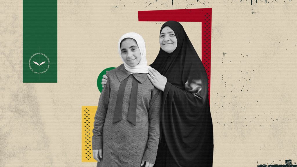 فتيات ونساء فلسطينيات في مخيم اليرموك بعد عودة السكان