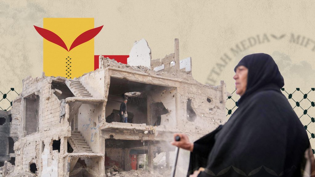 الفلسطينيون السوريون والعدالة الانتقالية: سيدة مسنّة تتكئ على عصا أمام مبنى مدمّر